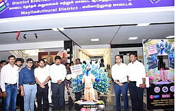 தோ்தல் விழிப்புணா்வு இலச்சினை வெளியீடு