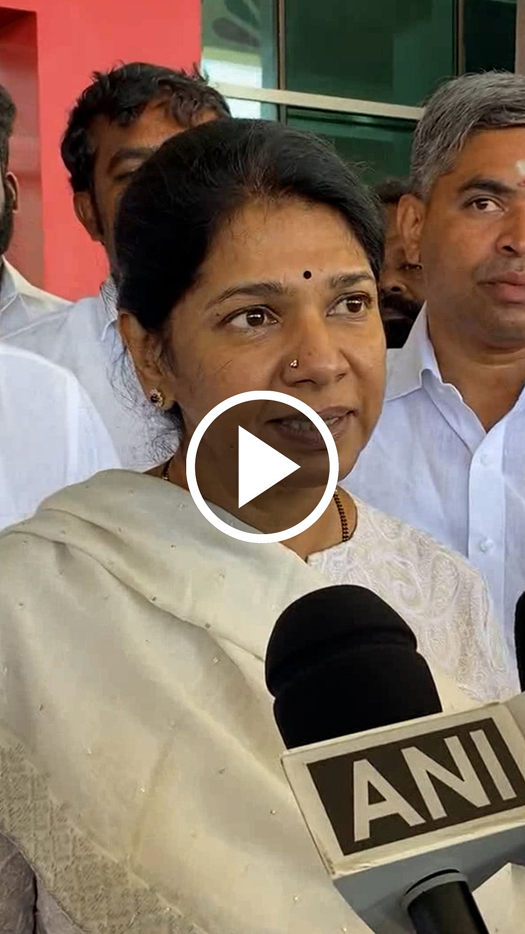 ”சிலிண்டர் தட்டுப்பாடு: எந்த நடவடிக்கையும் இல்லை!” கனிமொழி எம்.பி. குற்றச்சாட்டு