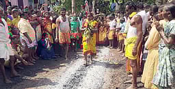 ஊமாரெட்டியூா் செல்லியாண்டியம்மன் கோயில் குண்டம் திருவிழா