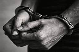 ஜார்க்கண்டில் 840 லிட்டர் கள்ளச்சாராயம் பறிமுதல்: பிகாரைச் சேர்ந்த 6 பேர் கைது 