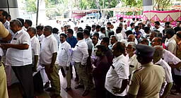 500 பேரை களம் இறக்க சமுதாய அமைப்பு முடிவு: வேட்பு மனுக்களை வாங்கியதால் பரபரப்பு!