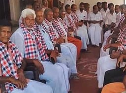 அதிமுகவில் இணைந்த  ஓ.பி.எஸ். அணி நிா்வாகிகள்