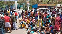 வாகனம் மோதி பெண் உயிரிழப்பு: நடவடிக்கை கோரி இரு இடங்களில் சாலை மறியல்