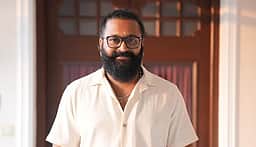 இன்ஸ்டாவில் ருக்மணி வசந்த் உள்பட பலரை அன்பாலோ செய்த ரிஷப் ஷெட்டி!