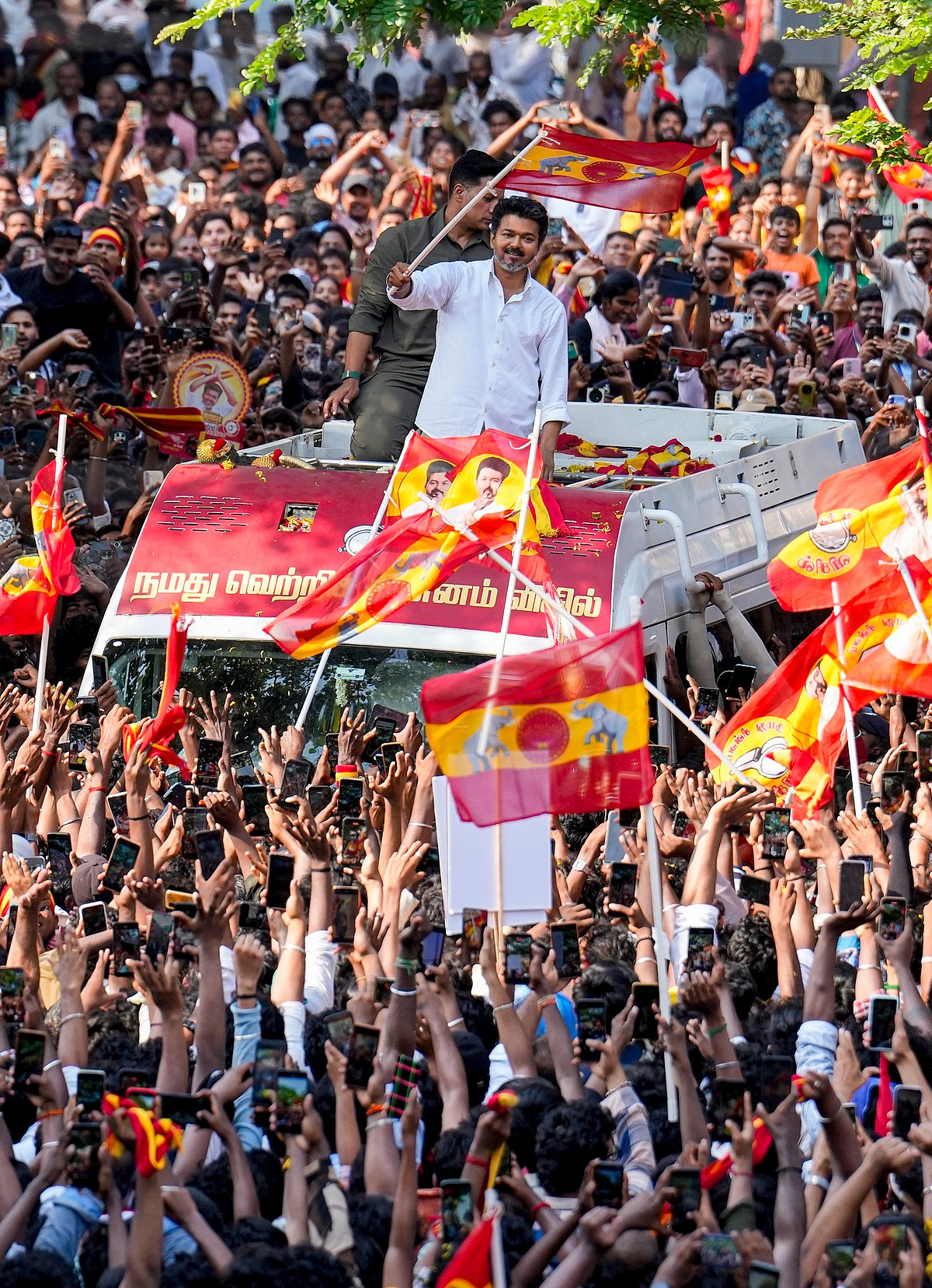 தவெக பிரசார பாடல் இன்று (ஏப். 1) வெளியானது. TVK election campaign song ...