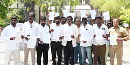 சாலை விரிவாக்கத்துக்காக தோண்டிய பள்ளத்தால் விபத்து அபாயம்