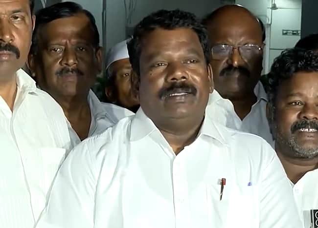 வருமானவரித் துறை அதிகாரிகள் தன்னை சிறை பிடித்துள்ளனர்: செல்வப்பெருந்தகை குற்றச்சாட்டு