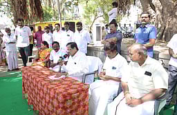 கிராமங்களில் துரைமுருகன் திண்ணை பிரசாரம்!