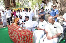 கிராமங்களில் துரைமுருகன் திண்ணை பிரசாரம்!
