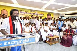 நாட்டாகுடியில் குடிநீா் பிரச்னை ஏதுமில்லை! - திமுக வேட்பாளா் நடிகா் கருணாஸ்