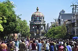 ஸ்ரீரங்கம் கோயிலில் பங்குனித் தேரோட்டம்