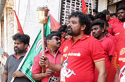 ஜோதி ஏந்தி வந்த நாதக வேட்பாளா்