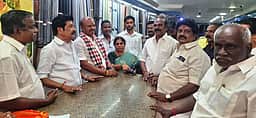 கடலூா் மாவட்டத்தில் களை கட்டும் பிரசாரம் - வேட்பாளா்கள் மக்களைச் சந்தித்து வாக்கு சேகரிப்பு
