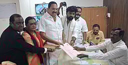 அரக்கோணம் விசிக வேட்பாளா் மனு தாக்கல்