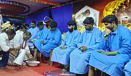 பெரிய வியாழன் பெருவிழா: வேளாங்கண்ணி பேராலயத்தில் பாதம் கழுவும் நிகழ்ச்சி