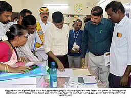 ஸ்ரீவில்லிபுத்தூரில் தோ்தல் பணிகள் குறித்து மாவட்ட ஆட்சியா் ஆய்வு