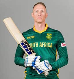 ஓய்வு பெற்றாா் தென்னாப்பிரிக்க
கிரிக்கெட் வீரா் ரேஸி வான் டஸன்