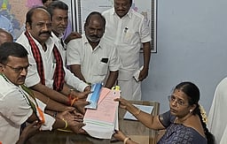 கள்ளக்குறிச்சி மாவட்டத்தில் 2-ஆம் நாளில் 8 போ் வேட்புமனு தாக்கல்