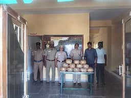 சேதுபாவாசத்திரம் கடலில் மிதந்த கஞ்சா மூட்டைகள் மீட்பு