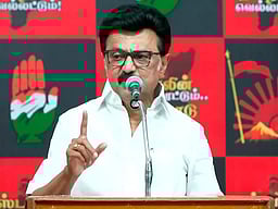 6-ஆம் வகுப்புமுதல் மும்மொழிப் பாடம்: சிபிஎஸ்இ திட்டத்துக்கு முதல்வர் ஸ்டாலின் கண்டனம்!