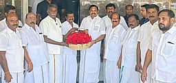 அதிமுகவில் இணைந்த பவானி ஒன்றிய திமுக பொறுப்பாளா்