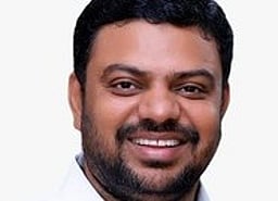 நன்னிலம் தொகுதி: எஸ்டிபிஐ வேட்பாளா்!