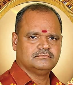 மாடியிலிருந்து தவறிவிழுந்த வட்டாட்சியா் உயிரிழப்பு