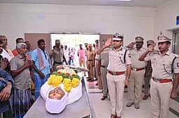 நெல்லையில் விபத்தில் காயமுற்ற காவலா் உயிரிழப்பு