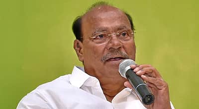 ராமதாஸ் பாமகவின் 30 வேட்பாளர்களுக்கு சிலிண்டர் சின்னம்!