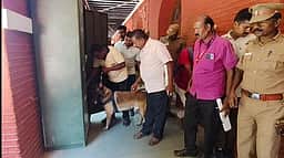 புதுகை, அரியலூா் நீதிமன்றங்களுக்கு மின்னஞ்சலில் வெடிகுண்டு மிரட்டல்