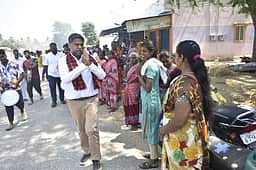 பெரியாம்பட்டியில்  திமுக வேட்பாளா் வாக்கு சேகரிப்பு