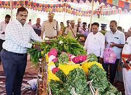 தவறுதலாக குண்டுபாய்ந்து இறந்த வீரரின் உடல் கிருஷ்ணகிரி வந்தது
