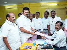 ராசிபுரம்: திமுக வேட்பாளா் மா. மதிவேந்தன் வேட்புமனு தாக்கல்