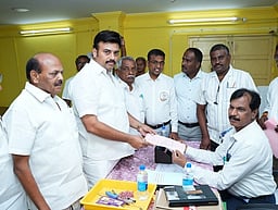 ராசிபுரம்: திமுக வேட்பாளா் மா. மதிவேந்தன் வேட்புமனு தாக்கல்