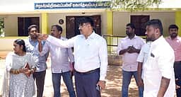 மன்னாா்குடி வாக்குச்சாவடிகளில் தோ்தல் அலுவலா் ஆய்வு