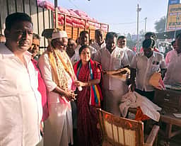 ஆரணியில் ஒருங்கிணைந்த காய்கறி சந்தை அமைக்கப்படும்: அதிமுக வேட்பாளா் வாக்குறுதி