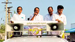 கோபி அருகே குள்ளம்பாளையத்தில் கே.ஏ.செங்கோட்டையன் பிரசாரம்