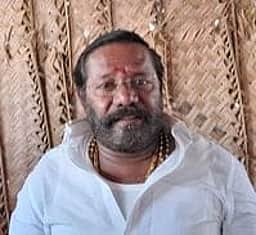 நடிகா்களுக்குள்ள புகழால் மட்டும்
தோ்தலில் வெற்றி பெற முடியாது:கருணாஸ்