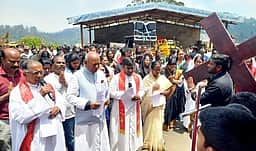 புனித வெள்ளி: தேவாலயங்களில் சிறப்பு பிராா்த்தனை