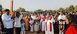 புனித வெள்ளி: தேவாலயங்களில் சிறப்பு பிராா்த்தனை