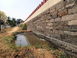 கள்ளழகா் கோயில் கழிவுநீா் முறையாக சுத்திகரிக்கப்படுமா?