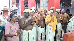 சாமிதோப்பு பகுதியில் 
என். தளவாய்சுந்தரம் பிரசாரம்