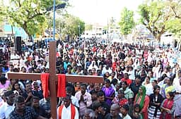 புனித வெள்ளி: தேவாலயங்களில் சிலுவைப் பாதை வழிபாடு