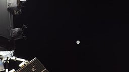 நிலவை நெருங்கும் ‘ஆா்டெமிஸ்-2’ விண்கலம்!