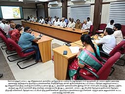 அடுக்குமாடிகளில் வாக்கு சேகரிக்க
வேட்பாளா்களை அனுமதிக்க வேண்டும்: குடியிருப்போா் சங்கங்களுக்கு ஆட்சியா் அறிவுரை