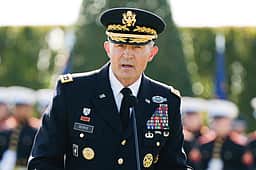 அமெரிக்க ராணுவத் தலைமைத் தளபதி ராண்டி ஜார்ஜ் பதவி நீக்கம்!