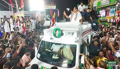 ஆற்காடு: அதிமுக வேட்பாளா்களை ஆதரித்து எடப்பாடி பழனிசாமி  பிரசாரம்