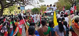 நாட்டரசன்கோட்டையில் 
அதிமுக வேட்பாளா் பிரசாரம்