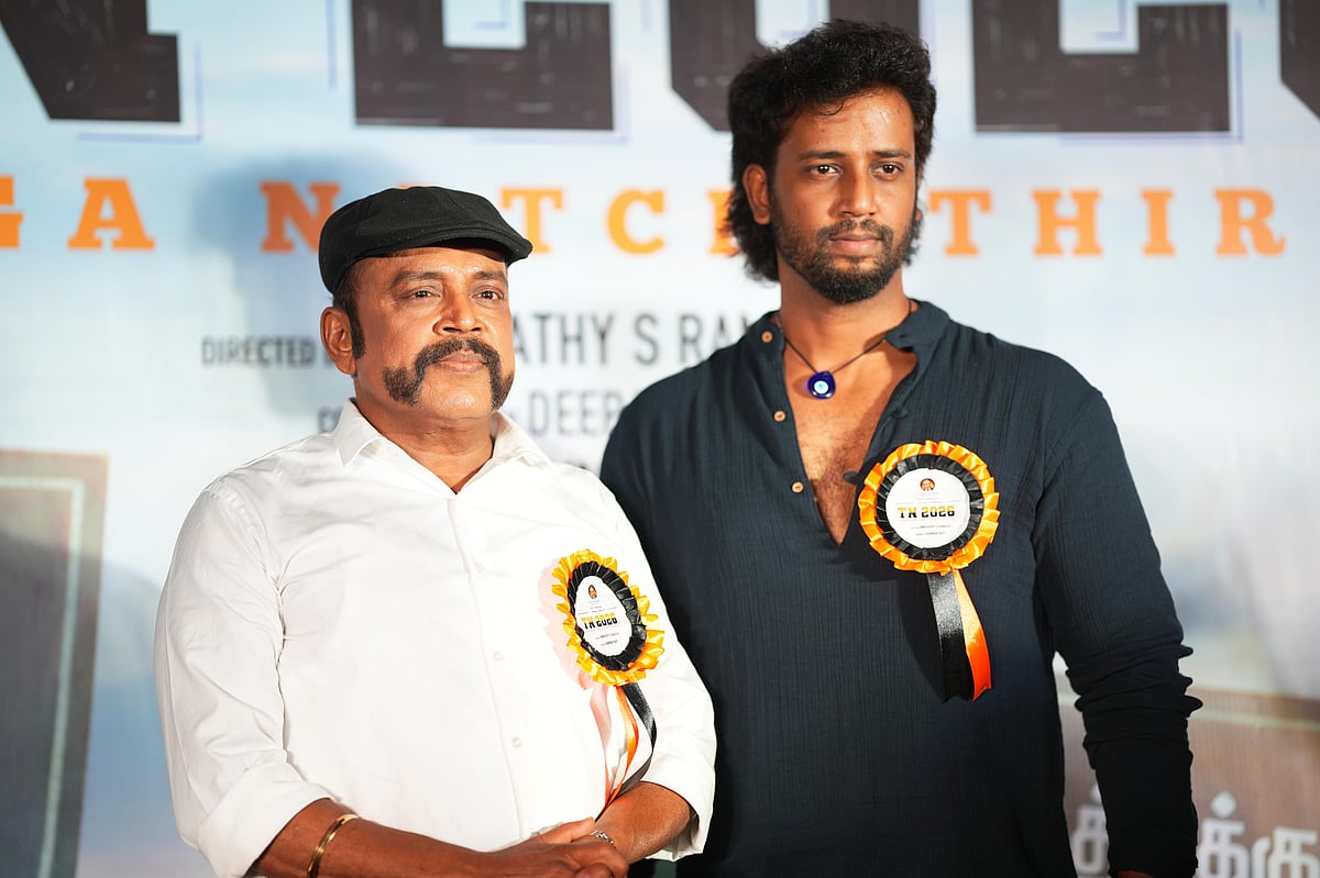 இயக்குநர் உமாபதி ராமைய்யா தன் தந்தை தம்பி ராமைய்யா உடன்.