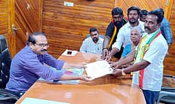 தவாக வேட்பாளா் வேட்பு மனு தாக்கல்